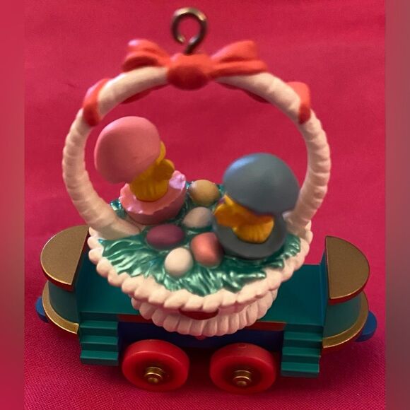 Easter Hallmark Keepsake Ornament 1999 Flatbed Car Cottontail Express #4 Series - Picture 5 of 7